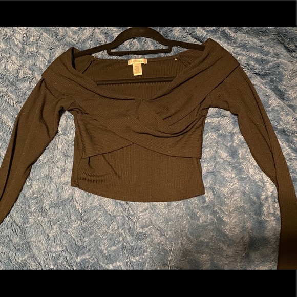 Medium black long sleeve crop top - Picture 1 of 2
